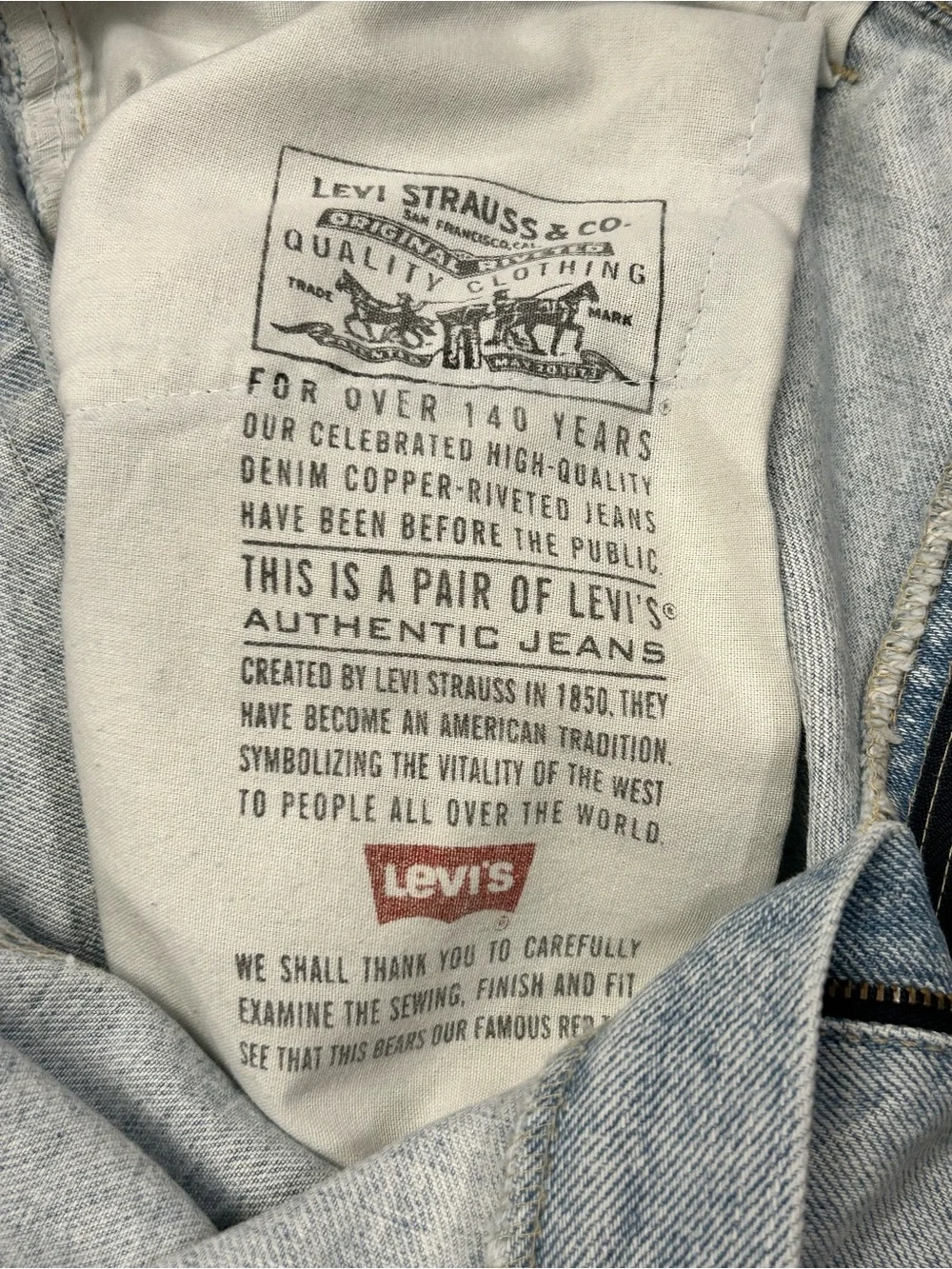 Levis levi loose